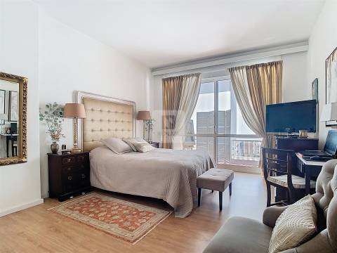 Apartamento T3 com 2 Varandas à Venda na Avenida da Boavista