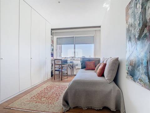 Apartamento T3 com 2 Varandas à Venda na Avenida da Boavista