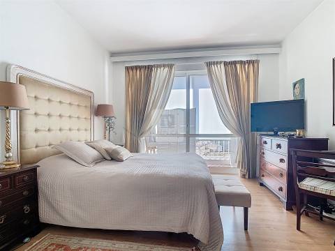 Apartamento T3 com 2 Varandas à Venda na Avenida da Boavista