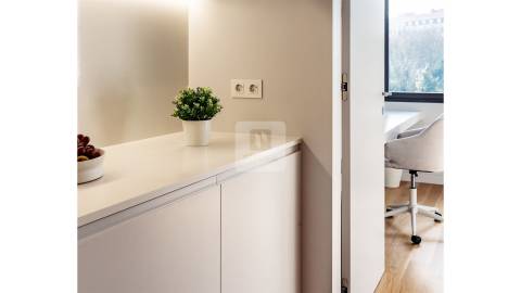 Estúdio Mobilado e Equipado no Porto para Arrendar