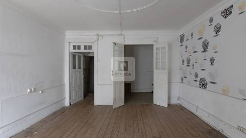 Prédio para Remodelar no Centro do Porto