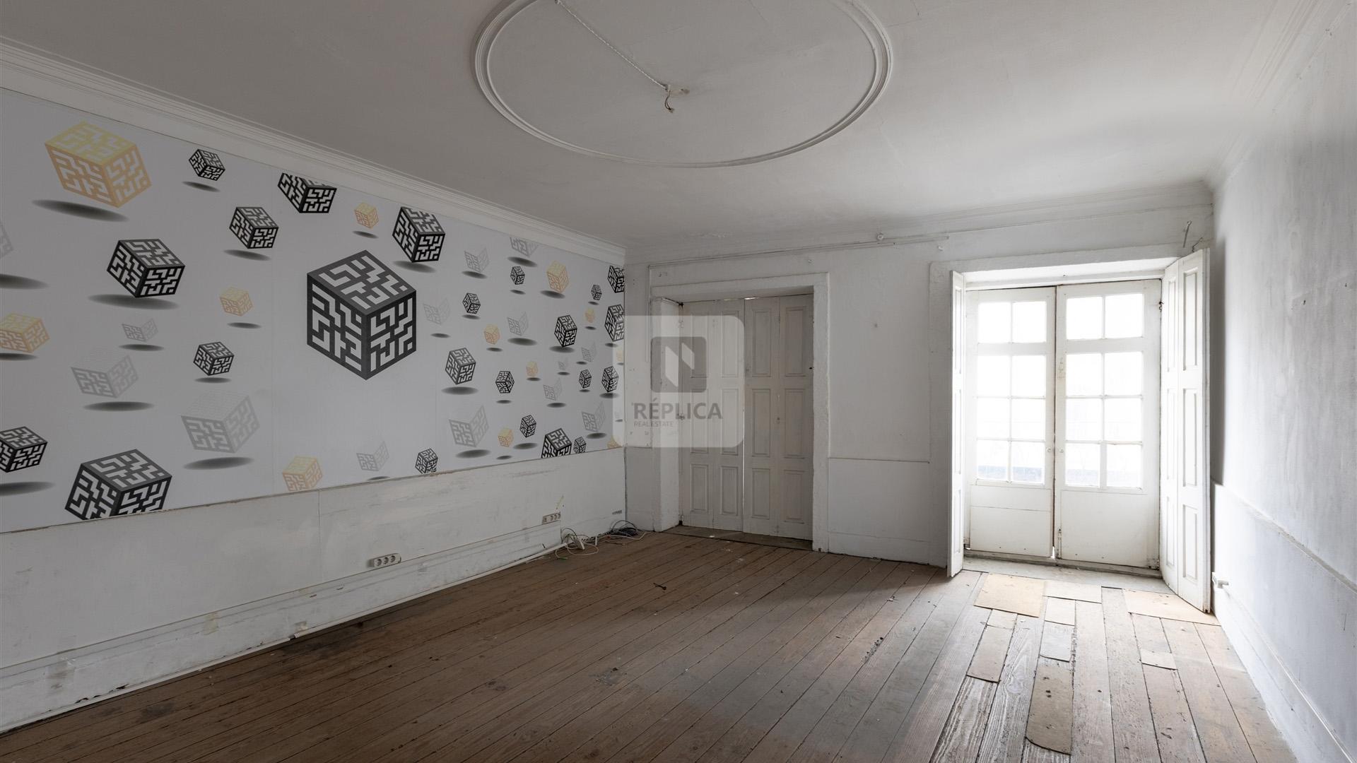 Prédio para Remodelar no Centro do Porto