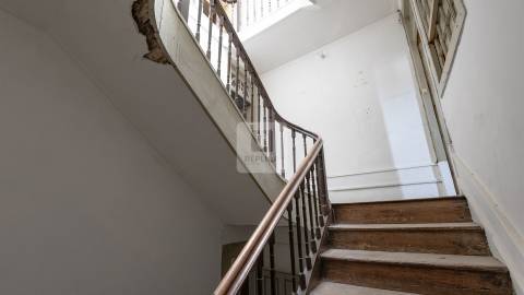 Prédio para Remodelar no Centro do Porto