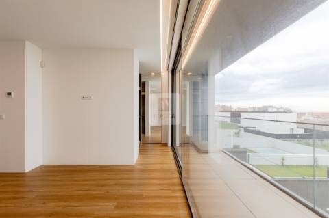 Moradia T3+1 com Vista Mar e Piscina