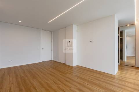 Moradia T3+1 com Vista Mar e Piscina