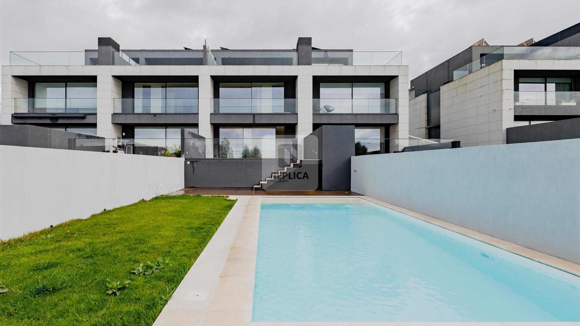 Moradia T3+1 com Vista Mar e Piscina