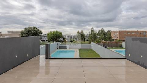 Moradia T3+1 com Vista Mar e Piscina