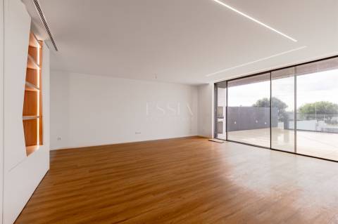 Moradia T3+1 com Vista Mar e Piscina