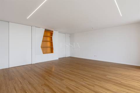 Moradia T3+1 com Vista Mar e Piscina