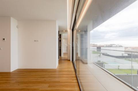 Moradia T3+1 com Vista Mar e Piscina