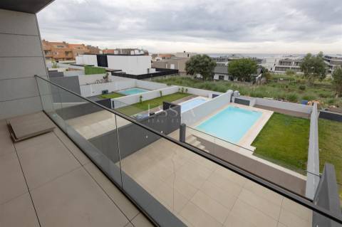 Moradia T3+1 com Vista Mar e Piscina