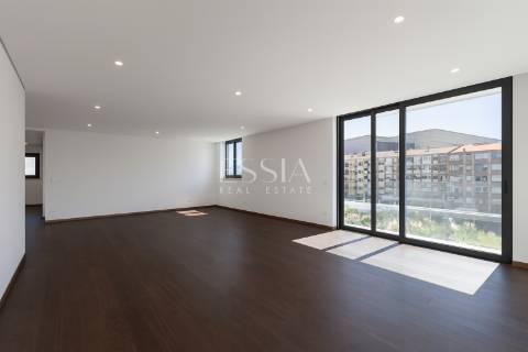 Apartamento T3 com Varanda no Varandas do Foco