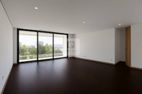 Apartamento T3 com Varanda de 37.6m2 no Varandas do Foco