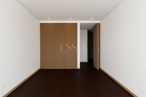 Apartamento T3 com Varanda de 37.6m2 no Varandas do Foco