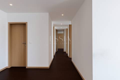 Apartamento T3 com Varanda de 37.6m2 no Varandas do Foco