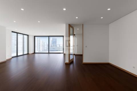 Apartamento T3 com Varanda no Varandas do Foco