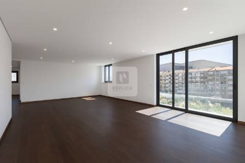 Apartamento T3 com Varanda no Varandas do Foco