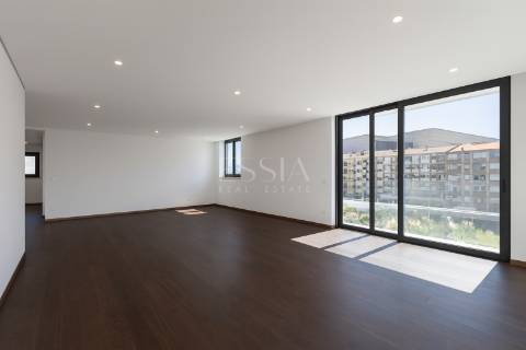 Apartamento T3 com Varanda no Varandas do Foco