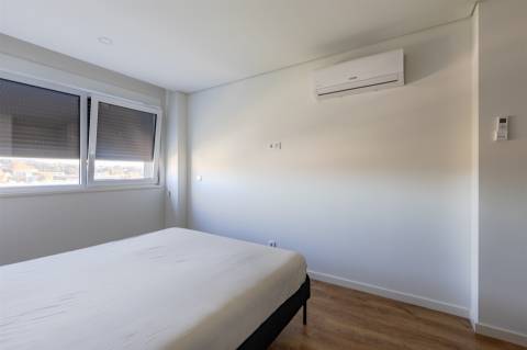 Apartamento T1 com Garagem em Campanhã