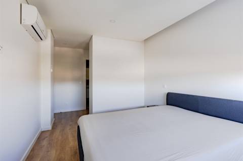 Apartamento T1 com Garagem em Campanhã