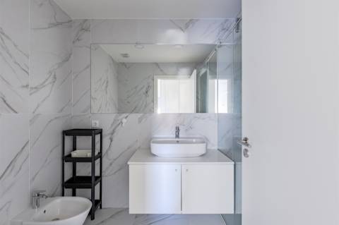 Apartamento T1 com Garagem em Campanhã