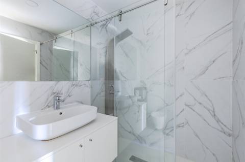 Apartamento T1 com Garagem em Campanhã