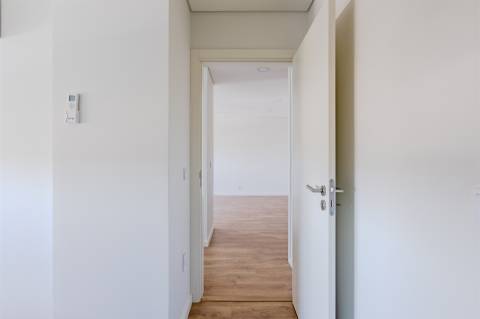 Apartamento T1 com Garagem em Campanhã