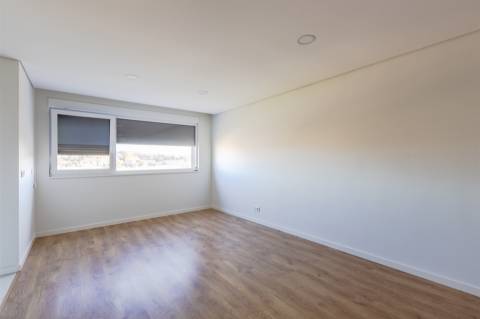 Apartamento T1 com Garagem em Campanhã