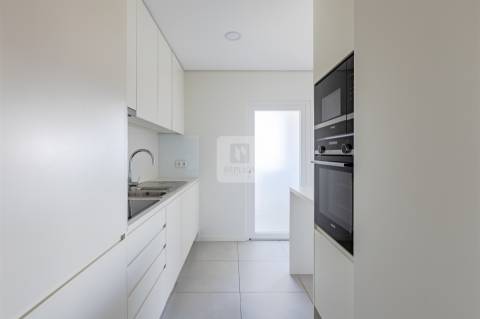 Apartamento T1 com Garagem em Campanhã