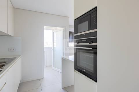 Apartamento T1 com Garagem em Campanhã