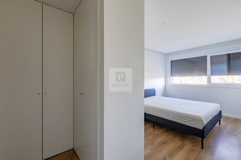 Apartamento T1 com Garagem em Campanhã