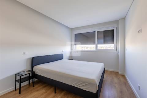 Apartamento T1 com Garagem em Campanhã