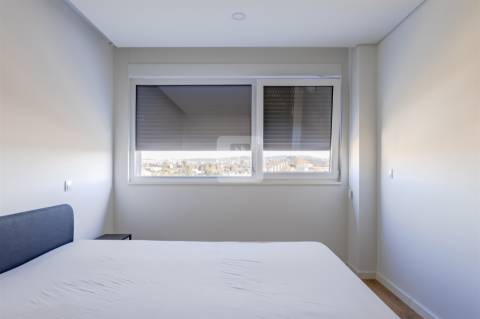 Apartamento T1 com Garagem em Campanhã