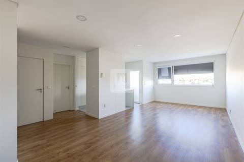 Apartamento T1 com Garagem em Campanhã