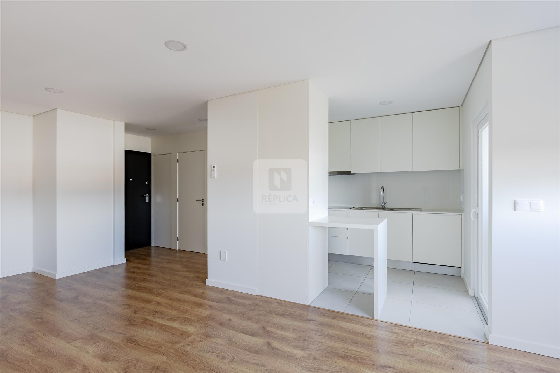 Apartamento T1 com Garagem em Campanhã