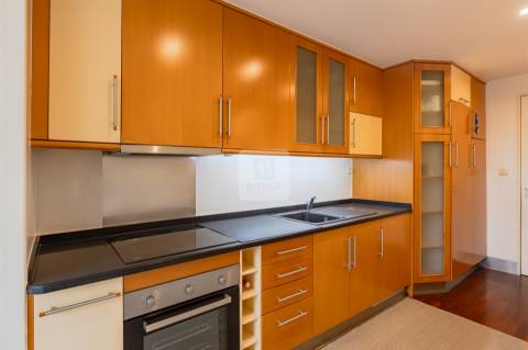 Apartamento T2 Remodelado e Mobilado para Arrendamento em Paranhos