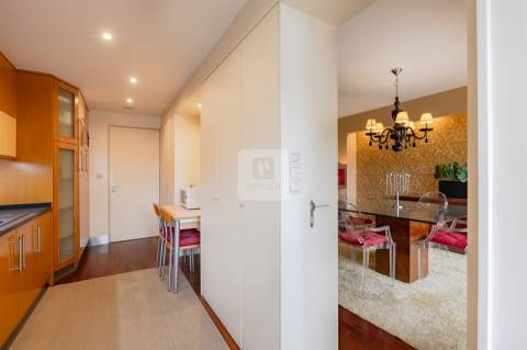 Apartamento T2 Remodelado e Mobilado para Arrendamento em Paranhos