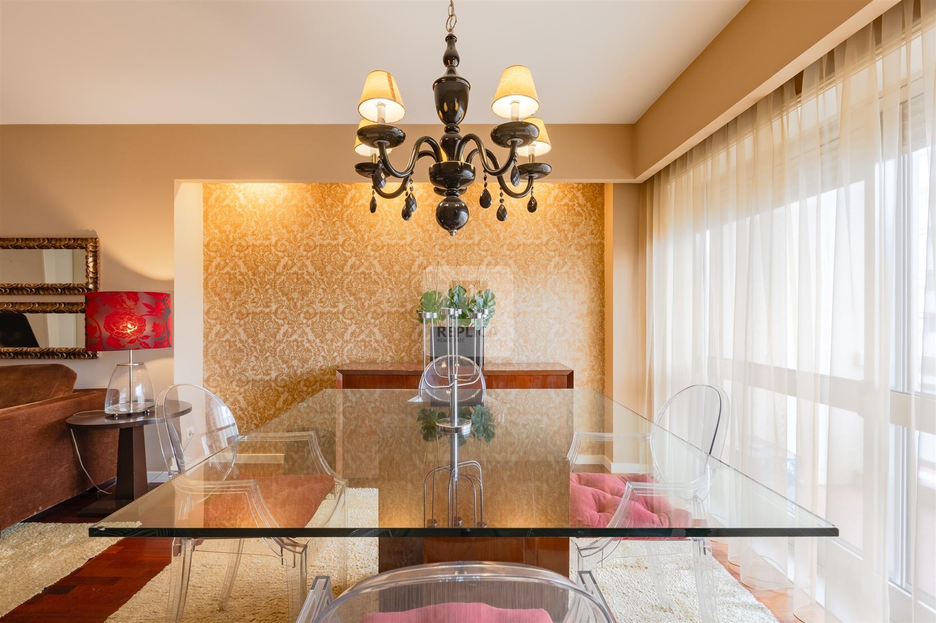 Apartamento T2 Remodelado e Mobilado para Arrendamento em Paranhos