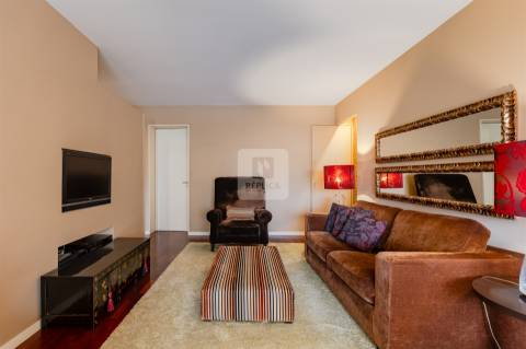 Apartamento T2 Remodelado e Mobilado para Arrendamento em Paranhos