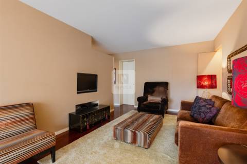 Apartamento T2 Remodelado e Mobilado para Arrendamento em Paranhos