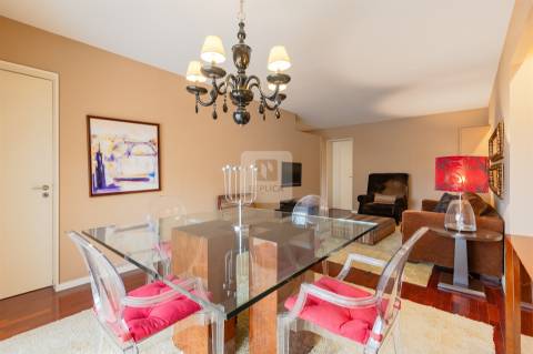 Apartamento T2 Remodelado e Mobilado para Arrendamento em Paranhos