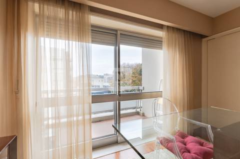 Apartamento T2 Remodelado e Mobilado para Arrendamento em Paranhos