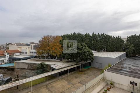 Apartamento T2 Remodelado e Mobilado para Arrendamento em Paranhos