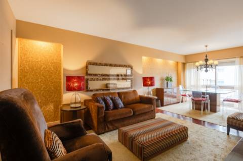 Apartamento T2 Remodelado e Mobilado para Arrendamento em Paranhos