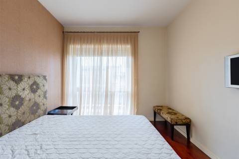 Apartamento T2 Remodelado e Mobilado para Arrendamento em Paranhos