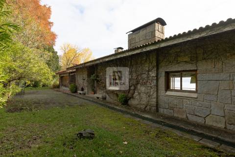 Moradia T5 em Frente de Rio Douro