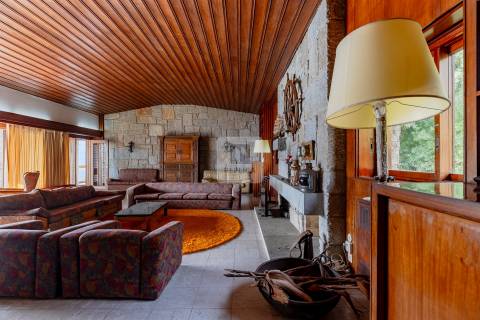 Moradia T5 em Frente de Rio Douro