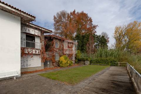 Moradia T5 em Frente de Rio Douro