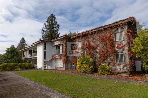 Moradia T5 em Frente de Rio Douro