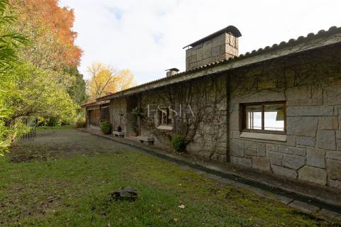 Moradia T5 em Frente de Rio Douro